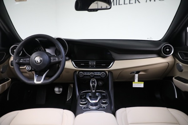 New 2023 Alfa Romeo Giulia Ti Lusso for sale $50,370 at Alfa Romeo of Westport in Westport CT 06880 24