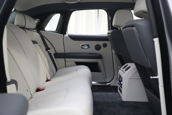 Used 2022 Rolls-Royce Ghost for sale $365,900 at Alfa Romeo of Westport in Westport CT 06880 25