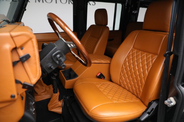 Used 1993 Land Rover Defender 110 for sale $195,900 at Alfa Romeo of Westport in Westport CT 06880 15