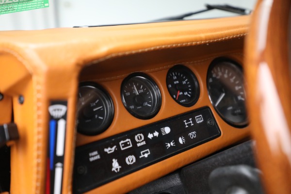 Used 1993 Land Rover Defender 110 for sale $195,900 at Alfa Romeo of Westport in Westport CT 06880 18