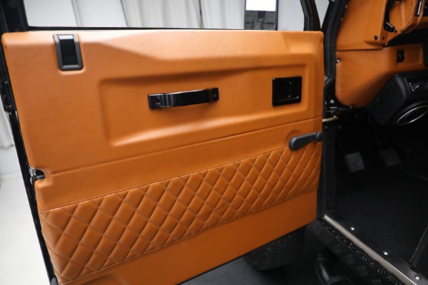 Used 1993 Land Rover Defender 110 for sale $195,900 at Alfa Romeo of Westport in Westport CT 06880 19