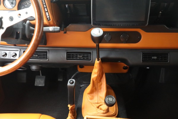 Used 1993 Land Rover Defender 110 for sale $195,900 at Alfa Romeo of Westport in Westport CT 06880 20