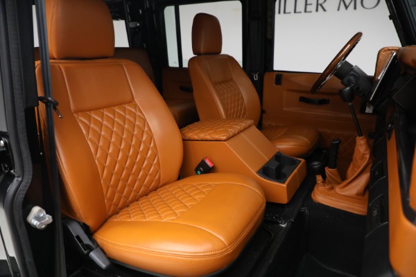 Used 1993 Land Rover Defender 110 for sale $195,900 at Alfa Romeo of Westport in Westport CT 06880 23
