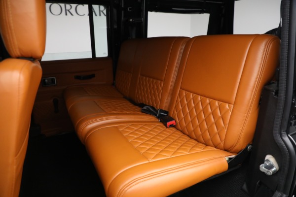 Used 1993 Land Rover Defender 110 for sale $195,900 at Alfa Romeo of Westport in Westport CT 06880 24