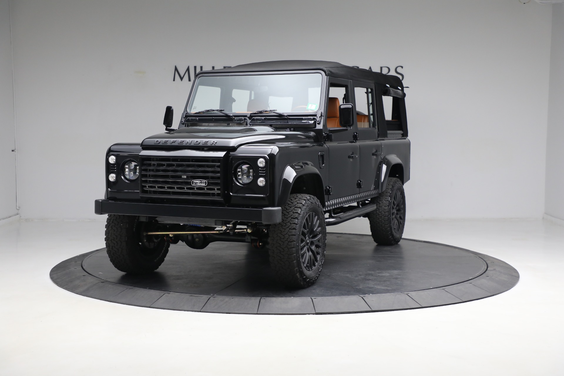 Used 1993 Land Rover Defender 110 for sale $195,900 at Alfa Romeo of Westport in Westport CT 06880 1