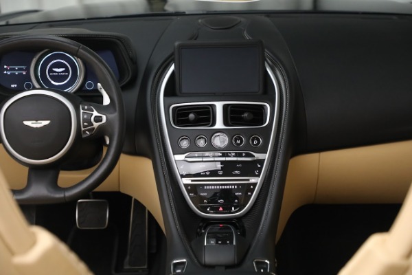 Used 2019 Aston Martin DB11 Volante for sale $139,900 at Alfa Romeo of Westport in Westport CT 06880 26