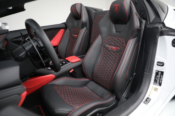 Used 2021 Lamborghini Huracan LP 610-2 EVO Spyder for sale $289,900 at Alfa Romeo of Westport in Westport CT 06880 25