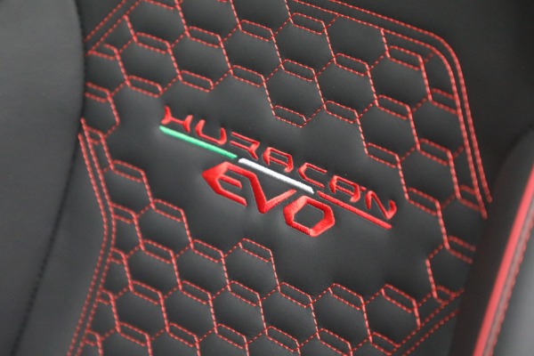 Used 2021 Lamborghini Huracan LP 610-2 EVO Spyder for sale $289,900 at Alfa Romeo of Westport in Westport CT 06880 26