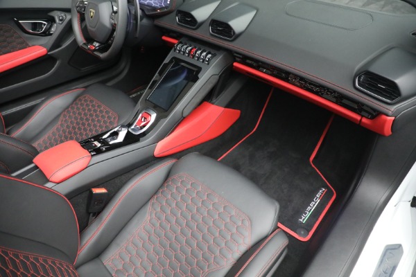 Used 2021 Lamborghini Huracan LP 610-2 EVO Spyder for sale $289,900 at Alfa Romeo of Westport in Westport CT 06880 28