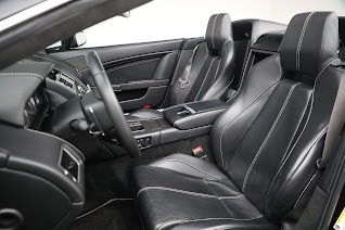 Used 2009 Aston Martin V8 Vantage Roadster for sale $59,900 at Alfa Romeo of Westport in Westport CT 06880 21