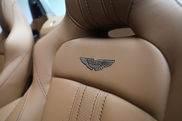 New 2023 Aston Martin Vantage V8 for sale $201,486 at Alfa Romeo of Westport in Westport CT 06880 22