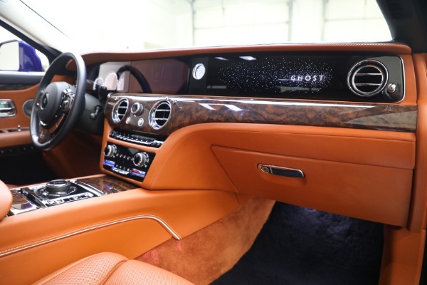 Used 2022 Rolls-Royce Ghost EWB for sale $345,900 at Alfa Romeo of Westport in Westport CT 06880 26