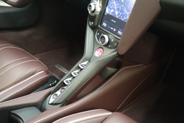 Used 2018 McLaren 720S Luxury for sale $273,900 at Alfa Romeo of Westport in Westport CT 06880 28