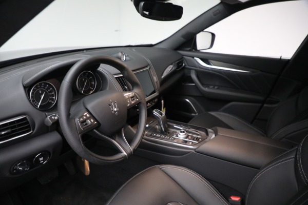 New 2023 Maserati Levante GT for sale $102,195 at Alfa Romeo of Westport in Westport CT 06880 13