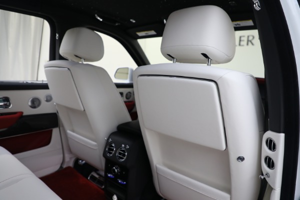 New 2023 Rolls-Royce Black Badge Cullinan for sale $481,500 at Alfa Romeo of Westport in Westport CT 06880 26