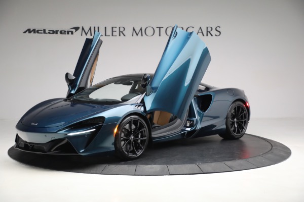 New 2023 McLaren Artura TechLux for sale $263,525 at Alfa Romeo of Westport in Westport CT 06880 13