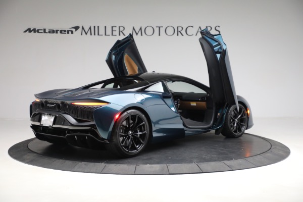 New 2023 McLaren Artura TechLux for sale $263,525 at Alfa Romeo of Westport in Westport CT 06880 15