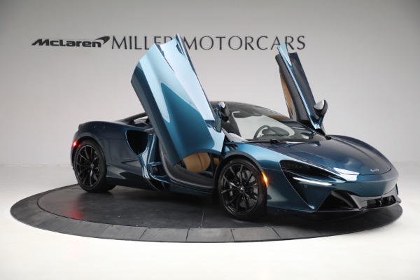 New 2023 McLaren Artura TechLux for sale $263,525 at Alfa Romeo of Westport in Westport CT 06880 16
