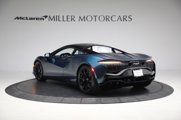 New 2023 McLaren Artura TechLux for sale $263,525 at Alfa Romeo of Westport in Westport CT 06880 5