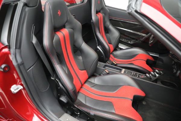 Used 2015 Ferrari 458 Speciale Aperta for sale $979,900 at Alfa Romeo of Westport in Westport CT 06880 24