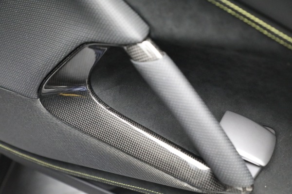 Used 2020 Ferrari 812 Superfast for sale $407,900 at Alfa Romeo of Westport in Westport CT 06880 24