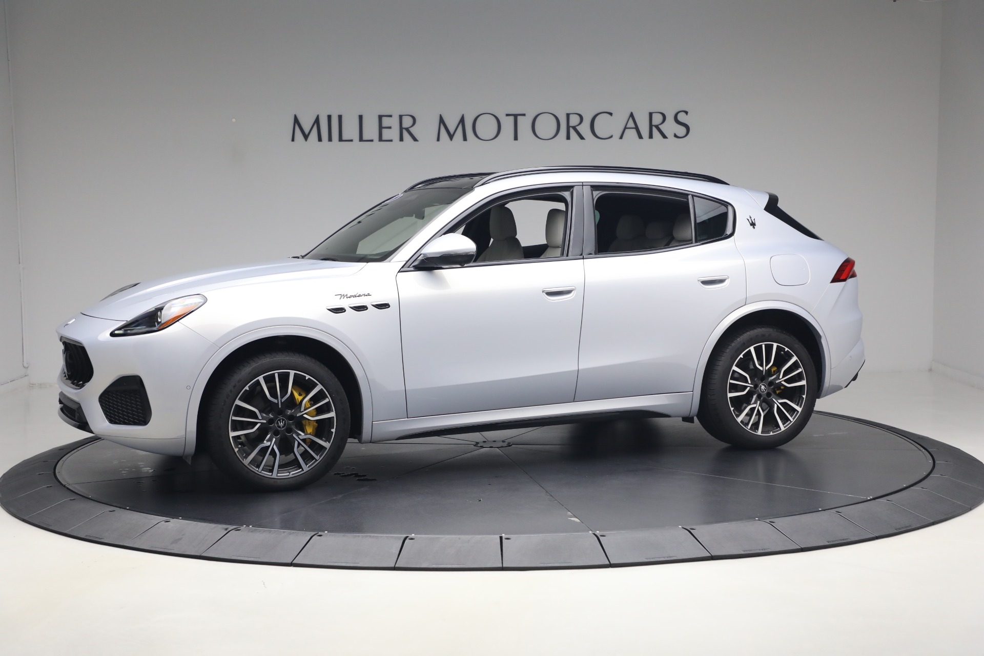 Used 2023 Maserati Grecale Modena for sale $44,900 at Alfa Romeo of Westport in Westport CT 06880 1