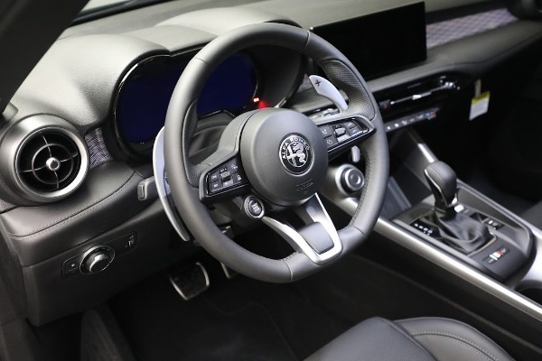 New 2024 Alfa Romeo Tonale Ti for sale $53,290 at Alfa Romeo of Westport in Westport CT 06880 13