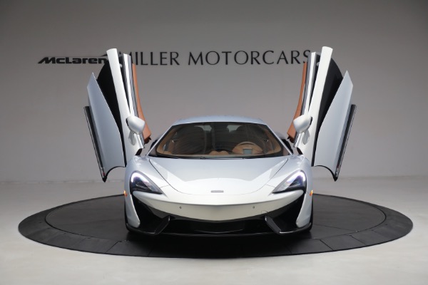 Used 2017 McLaren 570S for sale $164,900 at Alfa Romeo of Westport in Westport CT 06880 13