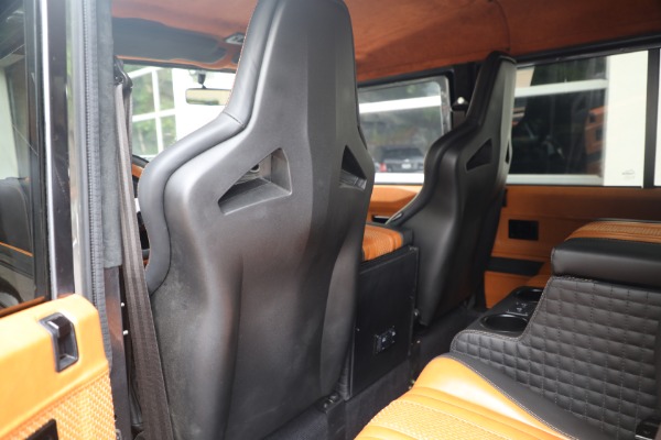 Used 1983 Land Rover Defender 110 Double Cab 6x6 Edition for sale $399,900 at Alfa Romeo of Westport in Westport CT 06880 10