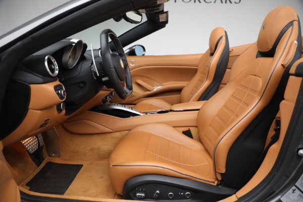 Used 2017 Ferrari California T for sale $151,900 at Alfa Romeo of Westport in Westport CT 06880 16