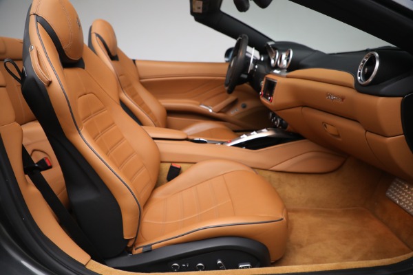 Used 2017 Ferrari California T for sale $151,900 at Alfa Romeo of Westport in Westport CT 06880 23
