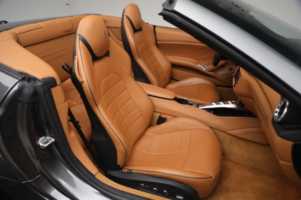 Used 2017 Ferrari California T for sale $151,900 at Alfa Romeo of Westport in Westport CT 06880 24