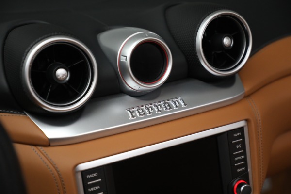 Used 2017 Ferrari California T for sale $151,900 at Alfa Romeo of Westport in Westport CT 06880 26