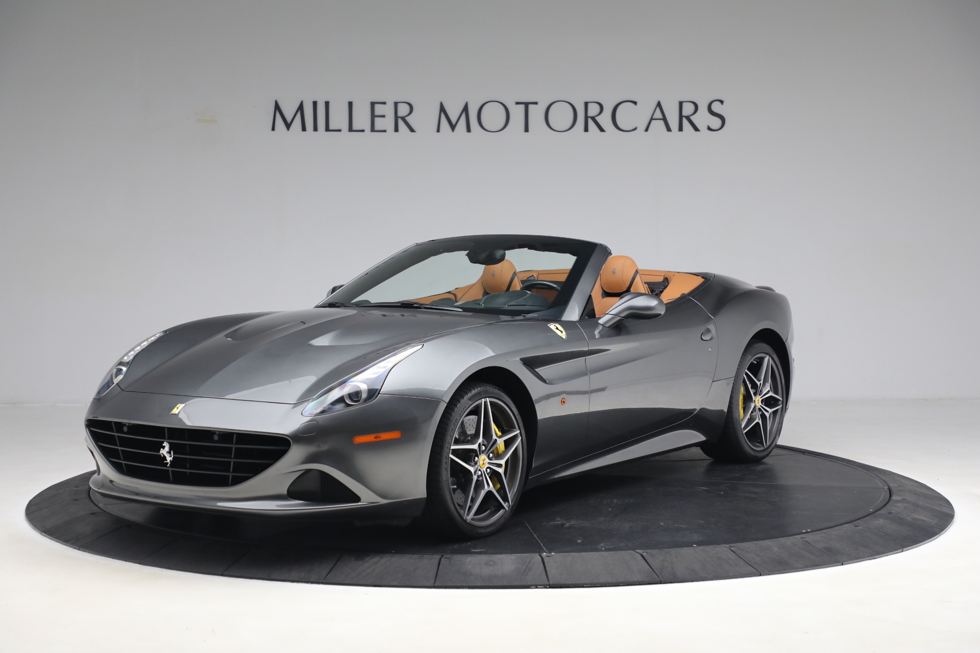 Used 2017 Ferrari California T for sale $151,900 at Alfa Romeo of Westport in Westport CT 06880 1