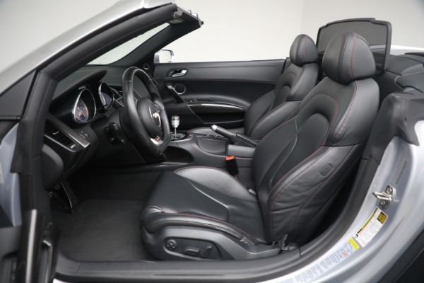 Used 2015 Audi R8 4.2 quattro Spyder for sale $149,900 at Alfa Romeo of Westport in Westport CT 06880 18