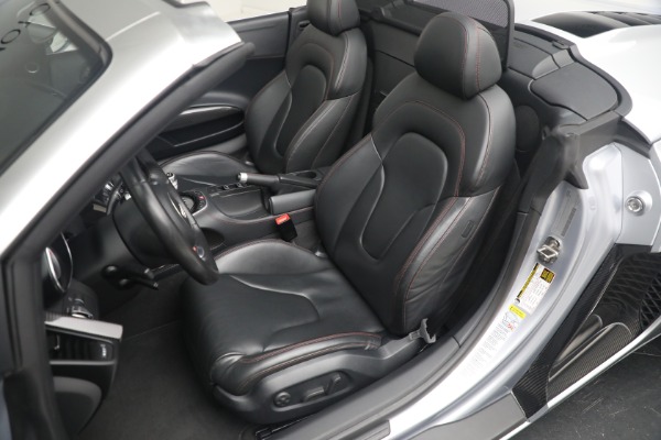 Used 2015 Audi R8 4.2 quattro Spyder for sale $149,900 at Alfa Romeo of Westport in Westport CT 06880 19