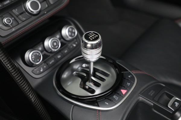 Used 2015 Audi R8 4.2 quattro Spyder for sale $149,900 at Alfa Romeo of Westport in Westport CT 06880 20