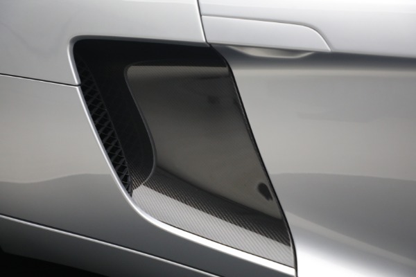 Used 2015 Audi R8 4.2 quattro Spyder for sale $149,900 at Alfa Romeo of Westport in Westport CT 06880 27