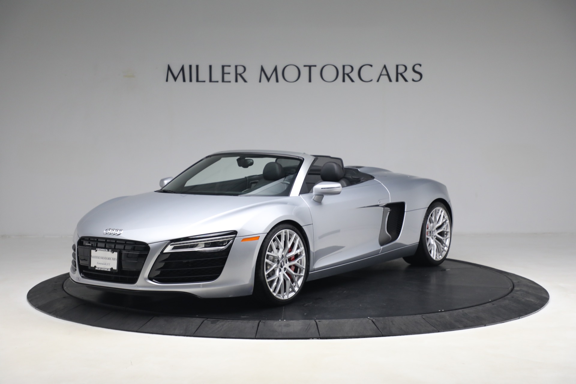 Used 2015 Audi R8 4.2 quattro Spyder for sale $149,900 at Alfa Romeo of Westport in Westport CT 06880 1