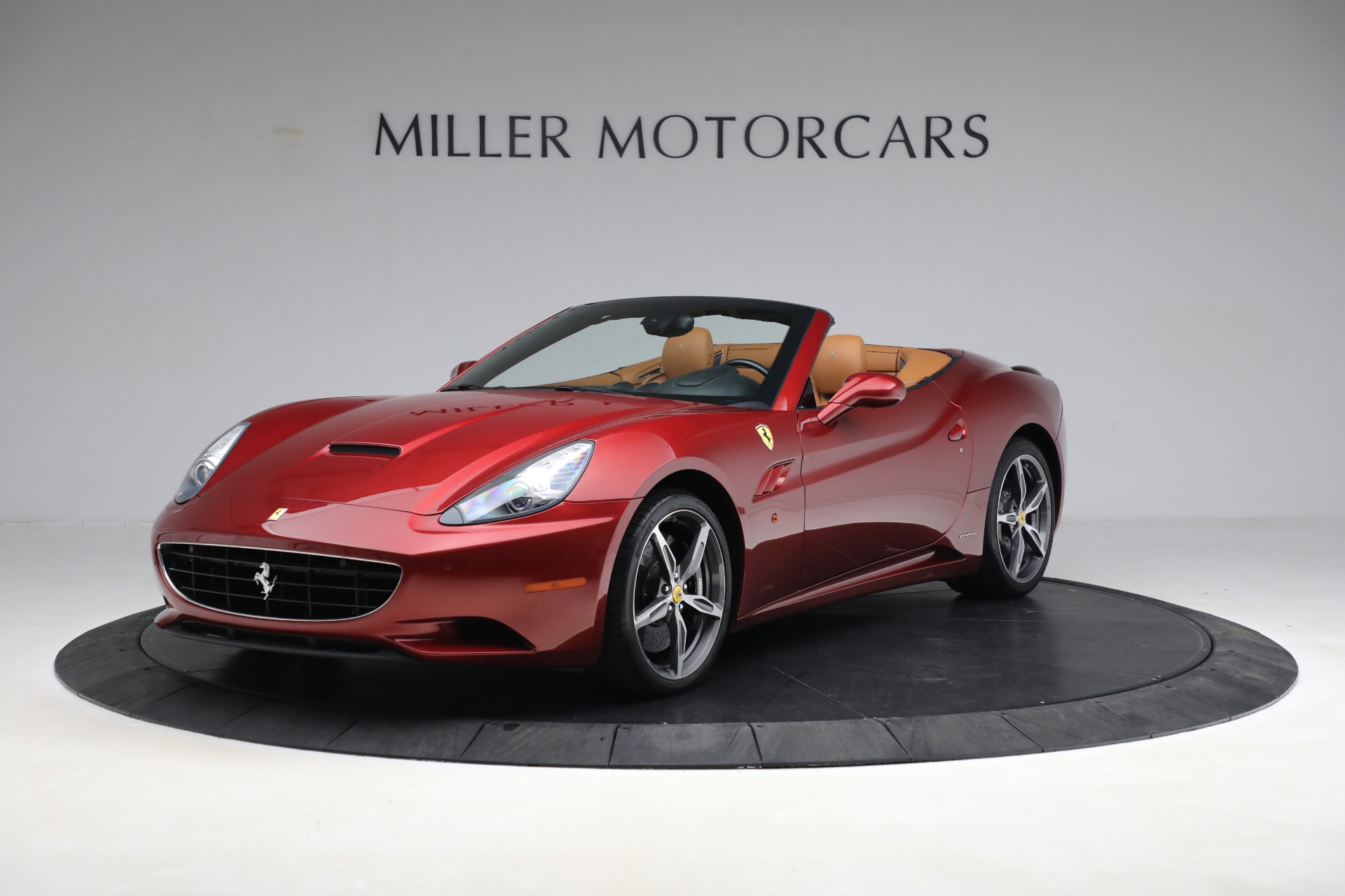 Used 2014 Ferrari California for sale $136,900 at Alfa Romeo of Westport in Westport CT 06880 1