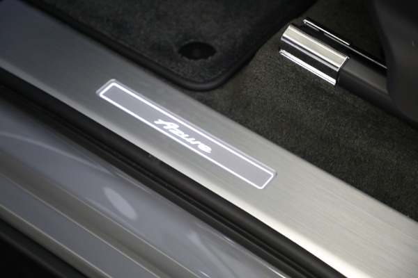 New 2023 Bentley Bentayga Azure V8 for sale $275,715 at Alfa Romeo of Westport in Westport CT 06880 20