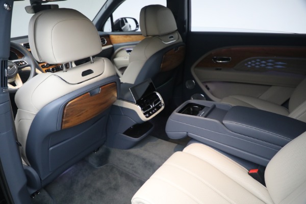 Used 2023 Bentley Bentayga EWB Azure V8 for sale $267,900 at Alfa Romeo of Westport in Westport CT 06880 16