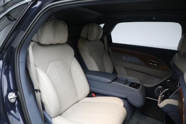 New 2023 Bentley Bentayga EWB Azure V8 for sale $251,900 at Alfa Romeo of Westport in Westport CT 06880 24