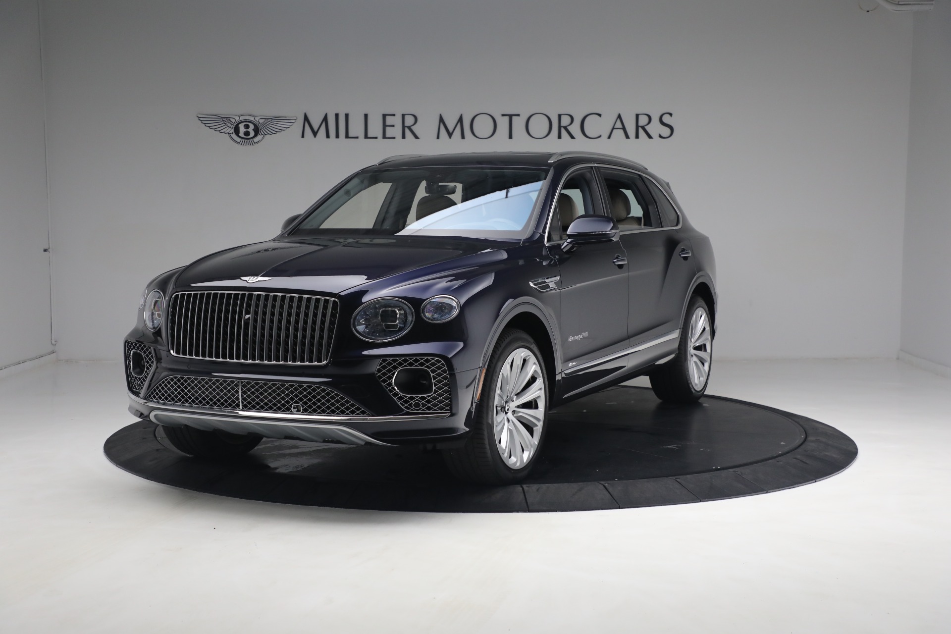 Used 2023 Bentley Bentayga EWB Azure V8 for sale $267,900 at Alfa Romeo of Westport in Westport CT 06880 1