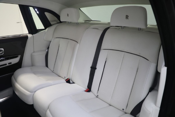 Used 2018 Rolls-Royce Phantom for sale Sold at Alfa Romeo of Westport in Westport CT 06880 12