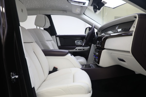 Used 2018 Rolls-Royce Phantom for sale $339,895 at Alfa Romeo of Westport in Westport CT 06880 14