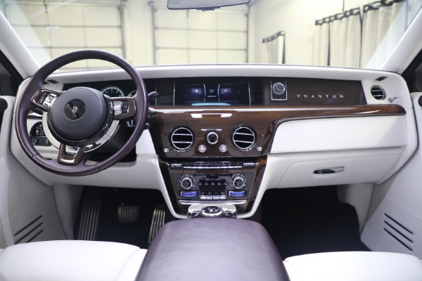 Used 2018 Rolls-Royce Phantom for sale Sold at Alfa Romeo of Westport in Westport CT 06880 4