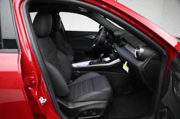 New 2024 Alfa Romeo Tonale Ti for sale $49,790 at Alfa Romeo of Westport in Westport CT 06880 18
