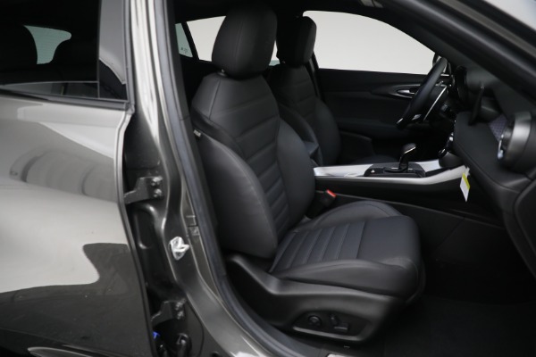New 2024 Alfa Romeo Tonale Veloce for sale $57,300 at Alfa Romeo of Westport in Westport CT 06880 22