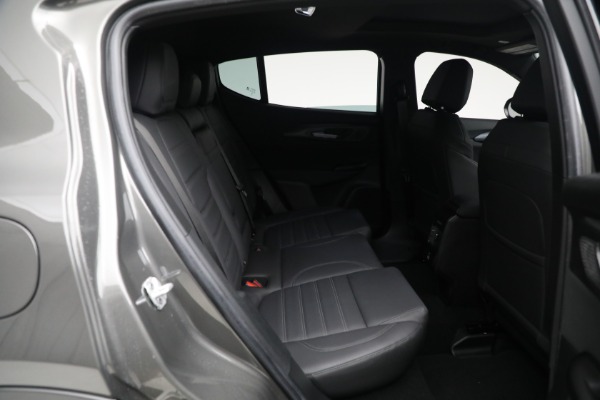 New 2024 Alfa Romeo Tonale Veloce for sale $57,300 at Alfa Romeo of Westport in Westport CT 06880 23